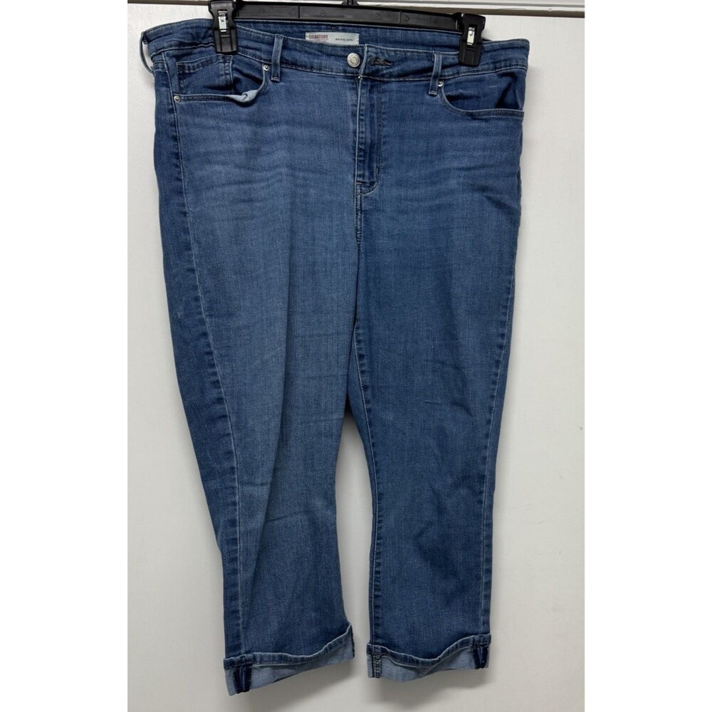 Levi Signature Mid-Rise Capri Jeans Women's 18 W34 Blue Denim Casual